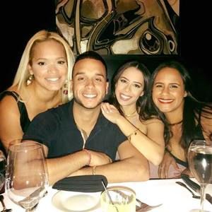 Meet your Posher, Dee